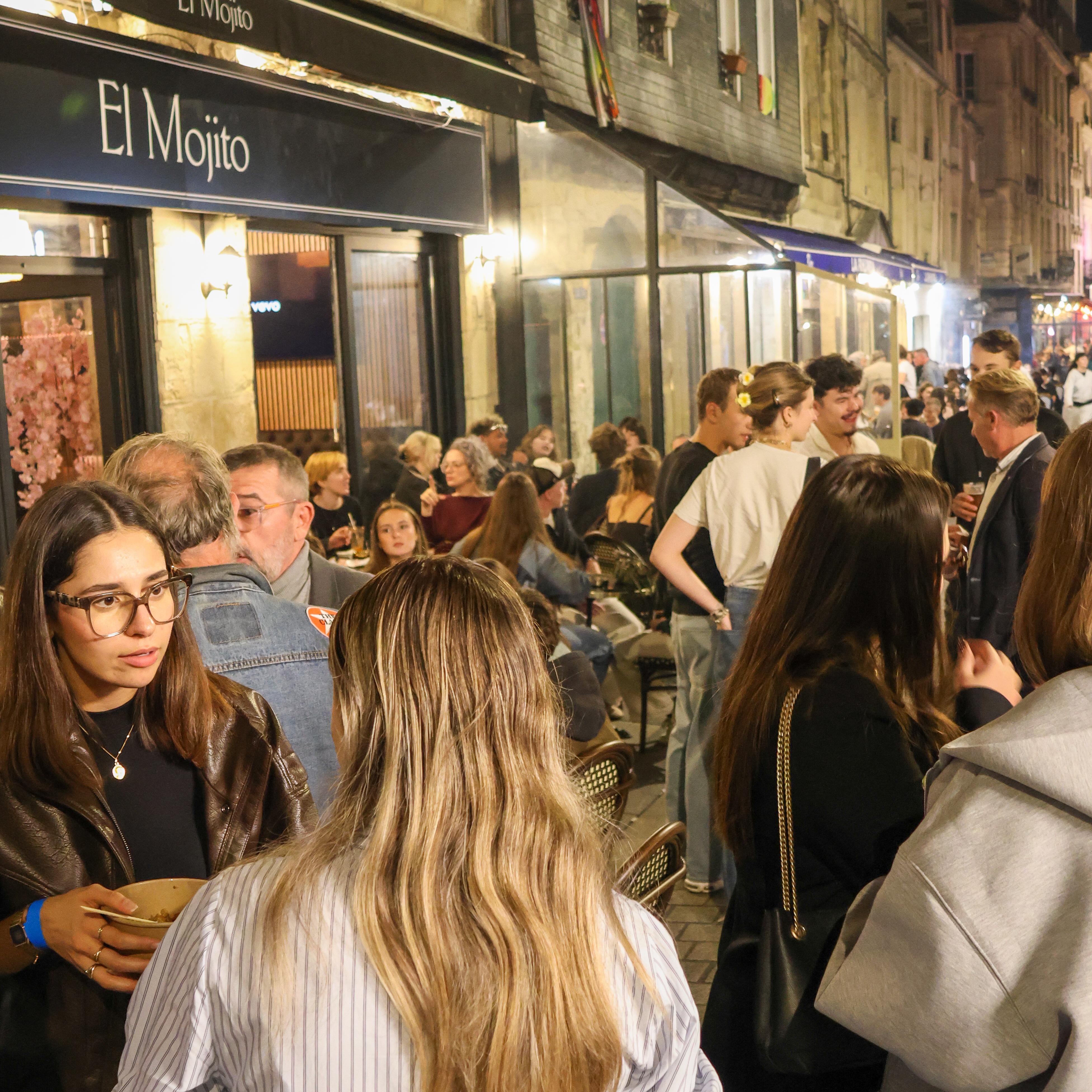 Les étudiants de l'ISPN Caen ont investi les terrasses du centre-ville pour leur soirée d'intégration. Les étudiants de l'ISPN Caen ont investi les terrasses du centre-ville pour leur soirée d'intégration.